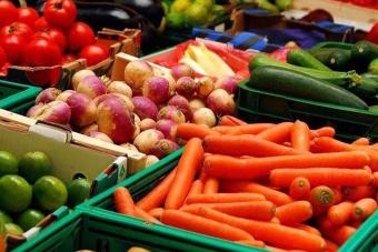أيام المنتجات الزراعية مستمرة في الداخل والخارج
