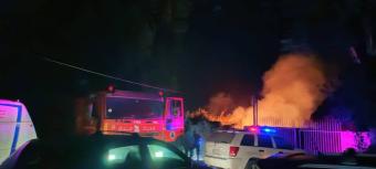 بالصور: اخماد حريق في نهر ابراهيم