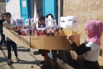 إعتصام في عين الحلوة يحمّل الاونروا مسؤولية التقاعس عن رعاية اللاجئين ودفعهم الى الهجرة