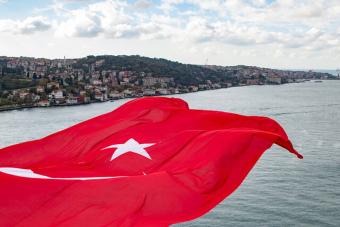 قبل لقاء إردوغان - بوتين.. أنقرة تدعو كييف وموسكو إلى هدنة