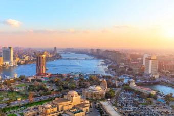 مصر تؤكد أن دعوة الملك تشارلز لحضور قمة المناخ لا تزال قائمة
