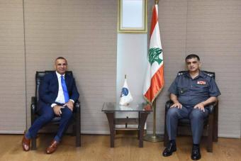 عثمان عرض الأوضاع مع سفير سلطنة عمان