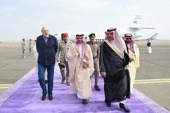 بالصور - ميقاتي زار المدينة المنورة قبيل توجهه الى الرياض