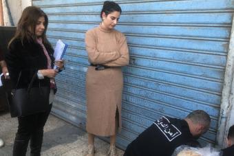 في صور.. توقيفُ صاحب محلّ ضُبِطَت فيه موادّ غذائيّة فاسدة