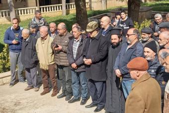 وقفة تضامنية مع أبناء بلدة طليا استنكاراً لرمي جسم مشبوه أمام كنيستها