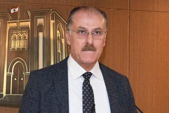 عبدالله يستنكر الاعتداء على مستشفى راغب حرب: انهيار الدولة هو السبب
