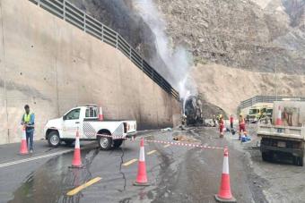 بالفيديو والصّور: قتلى وجرحى بحادث اصطدام حافلتَين في شمال عسير