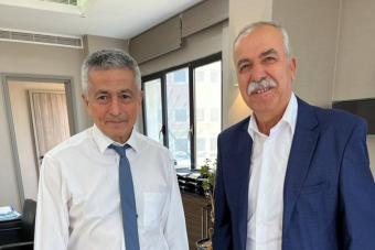 وزير المال عرض أوضاع مزارعي التبغ مع نقيبهم