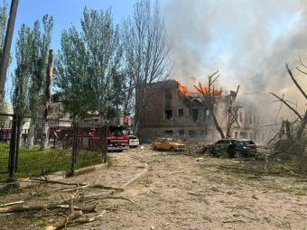 بالفيديو: قتيل و15 جريحاً في قصف روسي على عيادة