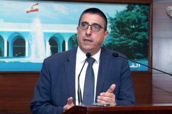 بيانٌ لحجّار حول برامج المُساعدات الماليّة
