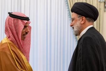 رئيسي لبن فرحان: نرحّب بإقامة علاقات بين بلدينا