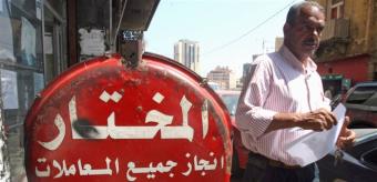 عندما يصير المخاتير "موظّفين" عند الأحزاب!