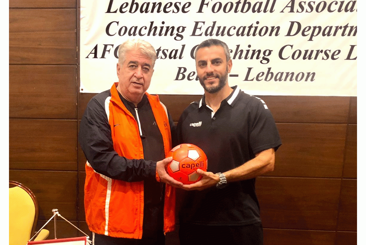 عمر مشلب الى دورة متقدمة لمدربي كرة الصالات في كوالالمبور