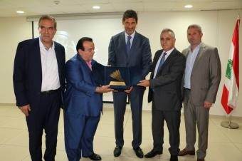 بلدية الجديدة ومجمّع المر يكرّمان قانصوه