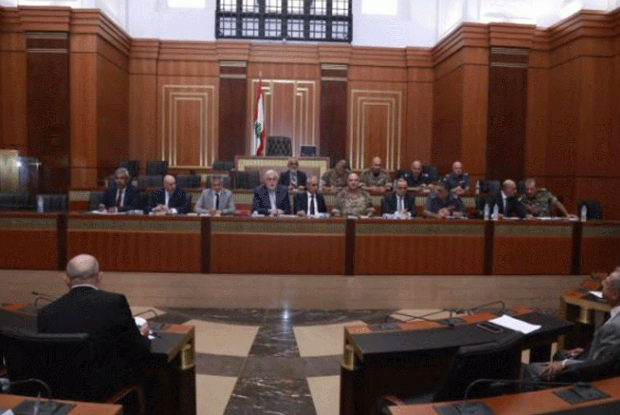 لجنة الدفاع ناقشت أوضاع العسكريين بحضور قائد الجيش