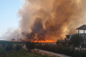 حريقٌ كبير في دير عمار ـ المنية.. ومناشداتٌ لإخماده