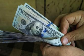 سعر صرف الدّولار في السّوق السّوداء
