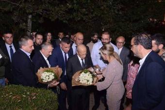 الرئيس عون يضع إكليلاً على نصب الشّاعر سعيد عقل في ممشية زحلة