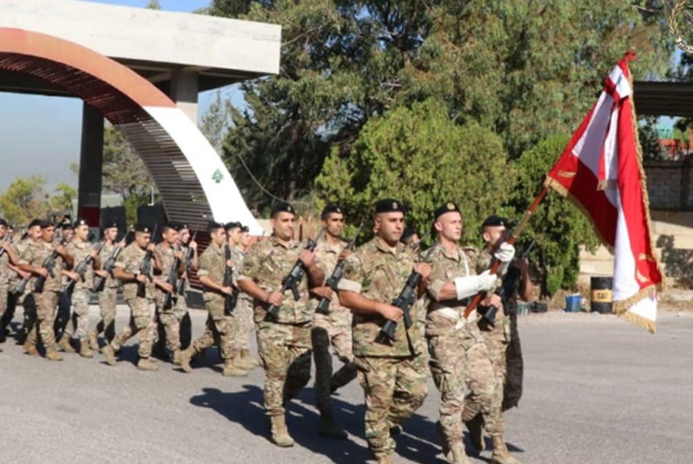بالصّور - الجيش: تقديم جنود متمرنين ومجنّدين ممدّدة خدماتهم إلى العلم ...