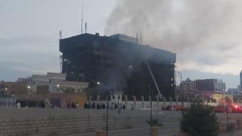 بالفيديو والصور: حريق هائل يلتهم مقرّ مديرية الأمن في الإسماعيلية