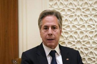 بلينكن يدعو من السعودية للضغط على حماس