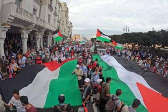 بالفيديو والصور: تظاهرة حاشدة في الرباط تضامناً للفلسطينيين