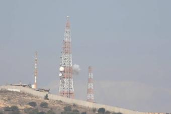بالفيديو: إطلاق صواريخ على موقع العباد الإسرائيليّ