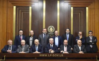 "الجمهوريّة القويّة" تُبادر: التمديد لقائد الجيش في البرلمان