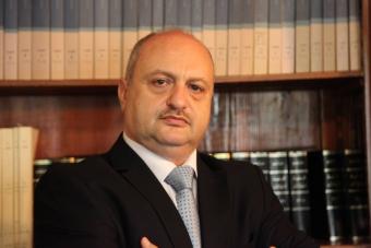 زخور يطالب بتطبيق القوانين والاتفاقات الدولية مع المتقدمين بطلبات اللجوء