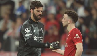 ليفربول يخسر جهود بيكر وجوتا