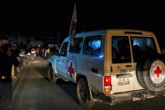 الإفراج عن 12 رهينة في قطاع غزّة.. وإسرائيل تُطلق 30 سجيناً فلسطينيّاً