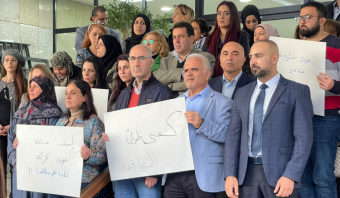 متعاقدو اللبنانية اعتصموا امام الادارة المركزية: الاستمرار في التحرك لحين تلبية مطالبنا
