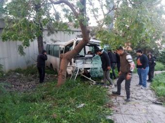 بالفيديو والصور: جرحى في انقلاب حافلة لنقل الركاب في ضبية