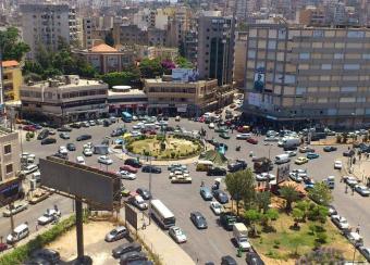 إطلاق النار في الهواء لمنع المحتجين من قطع الطريق في القبة
