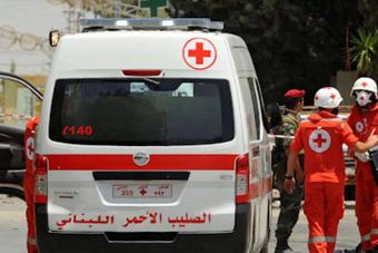 طواقم الصليب الأحمر أدخلت بمؤازرة شاحنات الجيش مساعدات الى مخيمات السوريين
