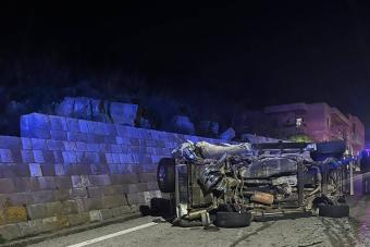 بالصور: سحب جريحَين جراء حادث سير في دير القمر