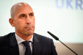 "فيفا" يؤكّد إيقاف روبياليس 3 أعوام