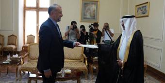 الملك سلمان يبعث رسالة إلى الرئيس الإيراني بشأن غزة