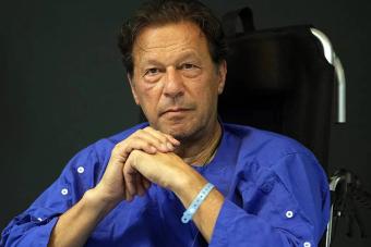 عمران خان يستبعد التّحالف مع مُنافسيه في باكستان