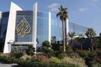 شبكة الجزيرة تستنكر الاتّهامات الإسرائيليّة الموجّهة لصحافييها