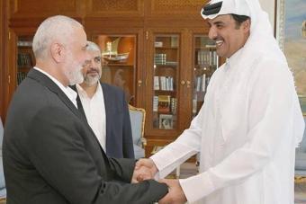 هنية استعرض مع أمير قطر تطوّرات القضية الفلسطينيّة