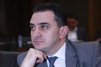 الحاج جال في مكاتب الدوائر العقارية في الزلقا