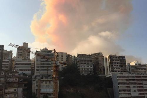 انفجار يهزّ محيط بيروت وعدد الإصابات لا يحصى