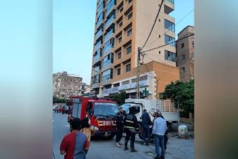 إخماد حريق عمود للكهرباء في النبعة