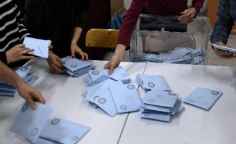 بعد يوم انتخابي طويل... المعارضة التركية تحافظ على رئاسة بلديَتَي اسطنبول وأنقرة