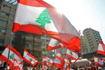 الأحزاب هزمت الثورة