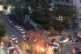 بالفيديو: قطع طريق كورنيش المزرعة بالاتّجاهَين