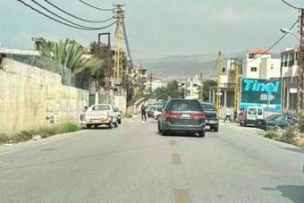 عرب كفرشلان والفوار يقطعون طريق الضنية احتجاجاً على إغلاق الجيش طرقات الجرد