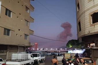 بالفيديو والصور: قصف إسرائيلي على محيط السيدة زينب جنوب دمشق