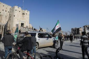 بالفيديو: لحظة الاستيلاء على قصر الرئاسة السّورية في حلب